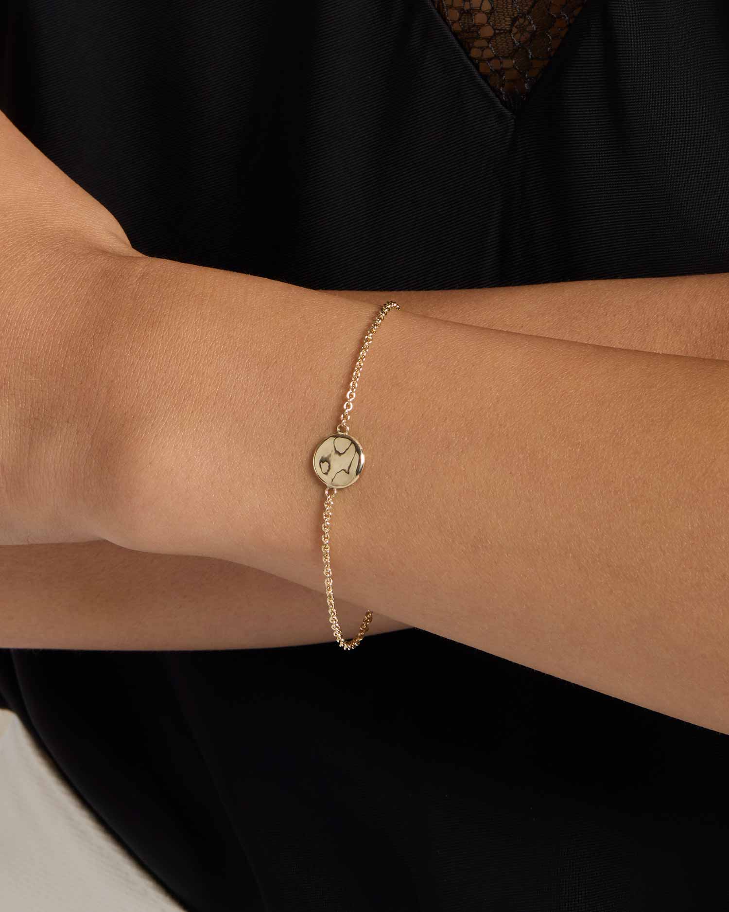 Engravable Circle Charm Bracelet