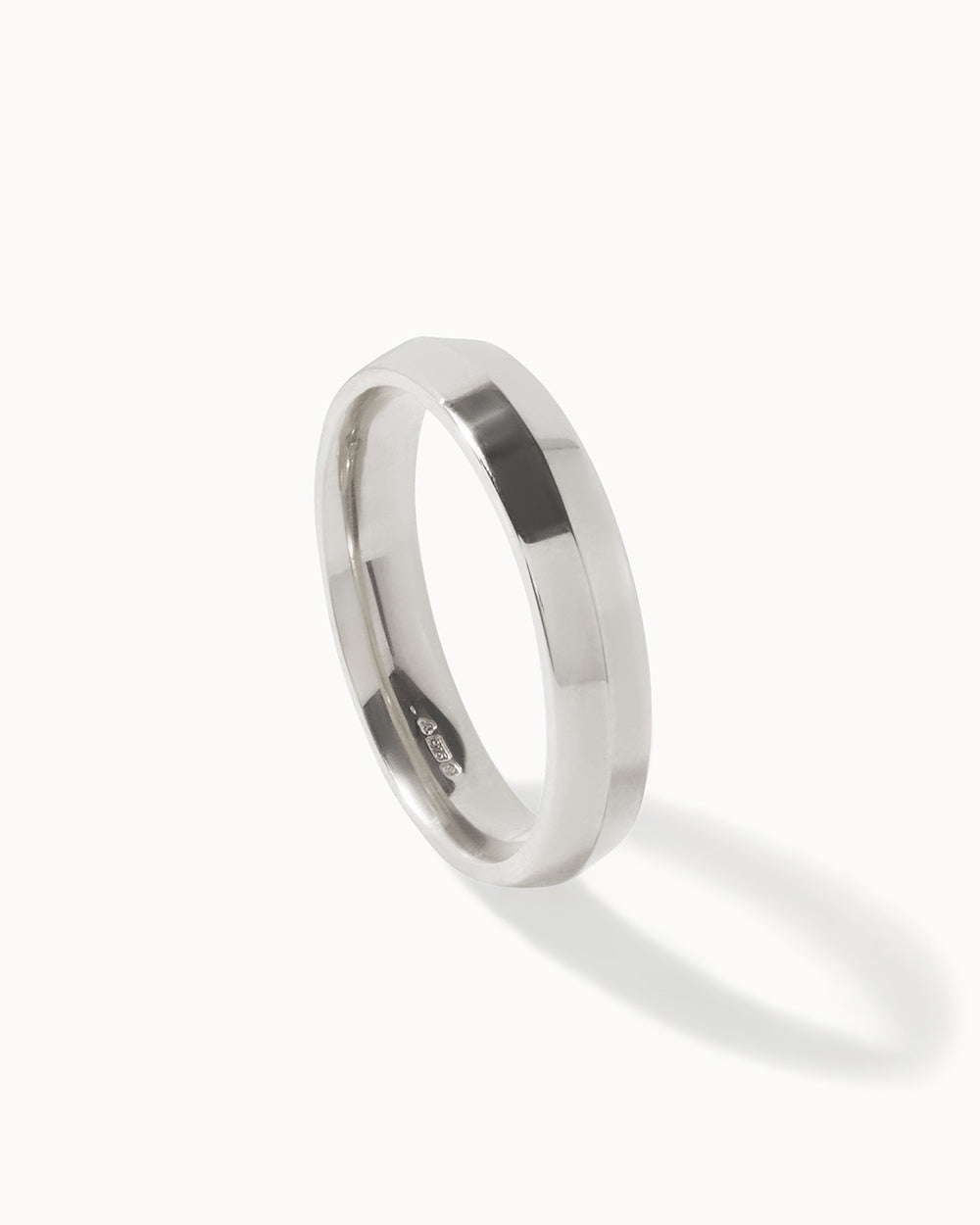 9ct White Gold Fine Edge Ring - 4mm Band