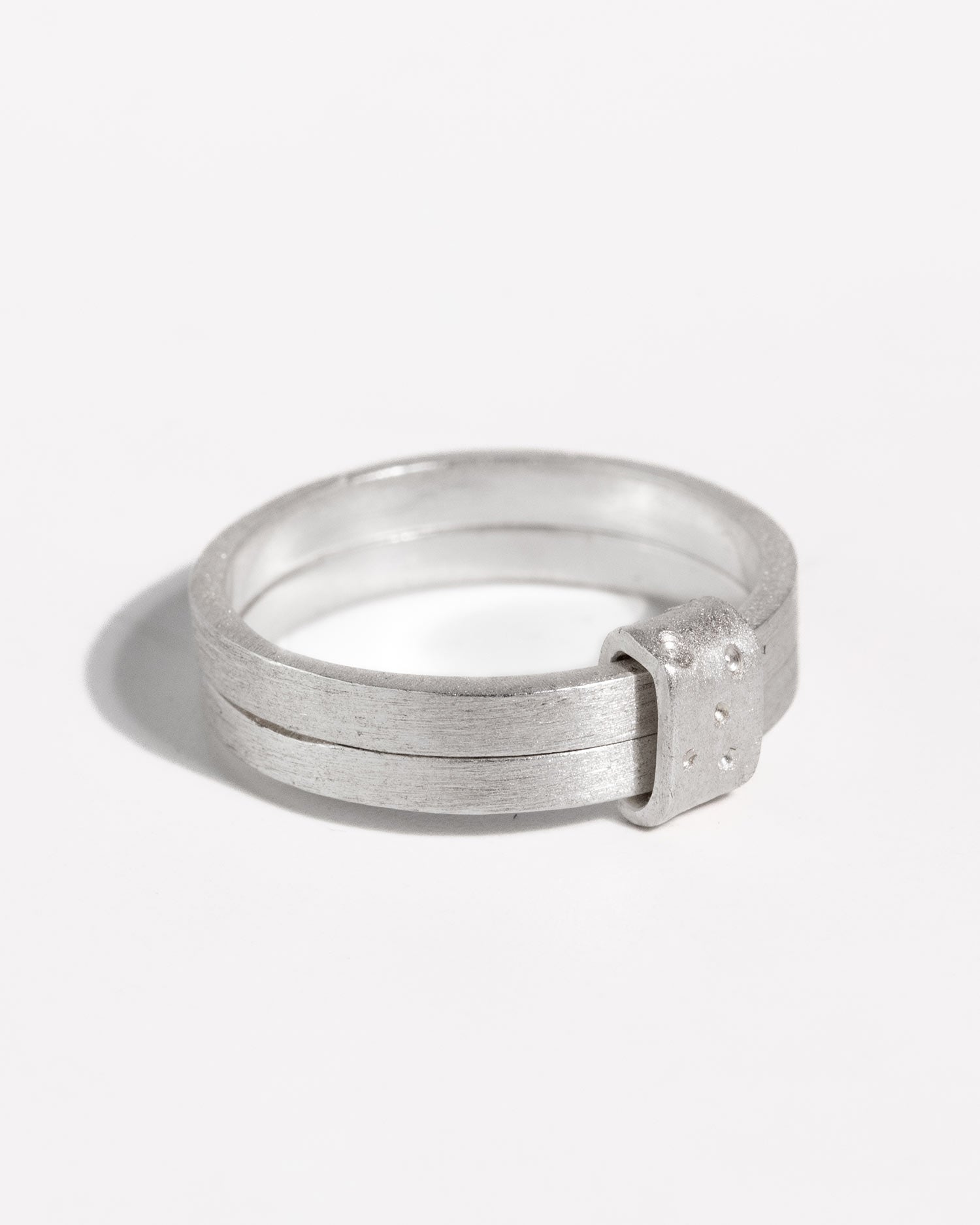 Linear Link Stacking Ring