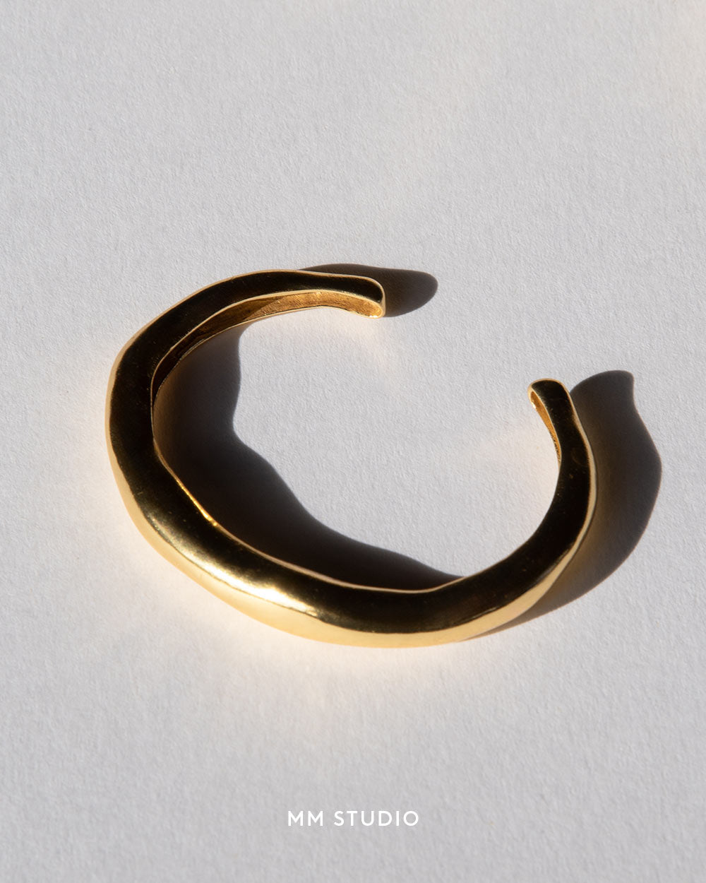 MM STUDIO Lucid Light Bangle