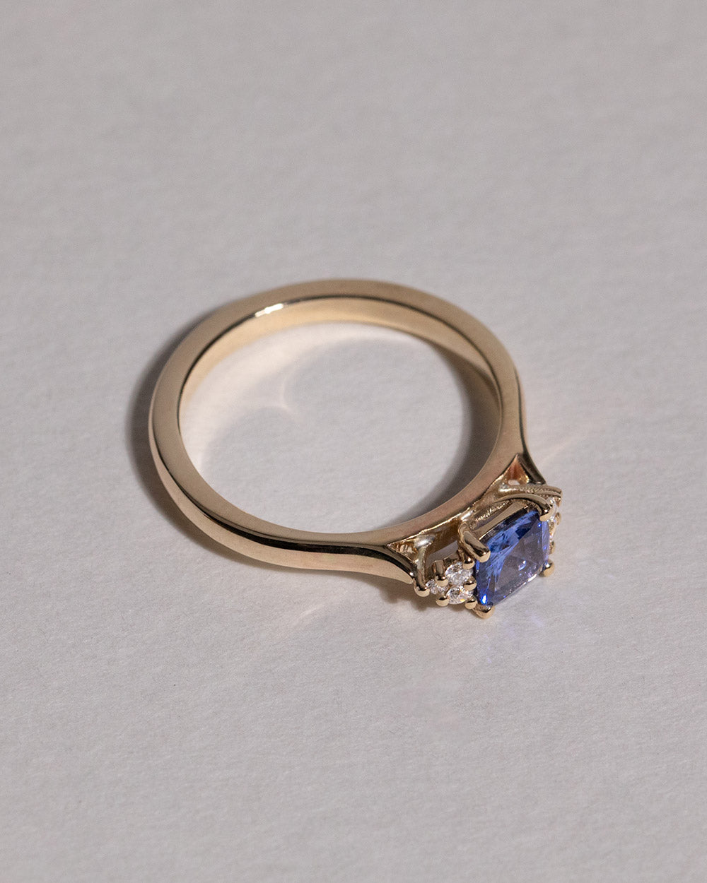 Fleur 0.58ct Sapphire Ring