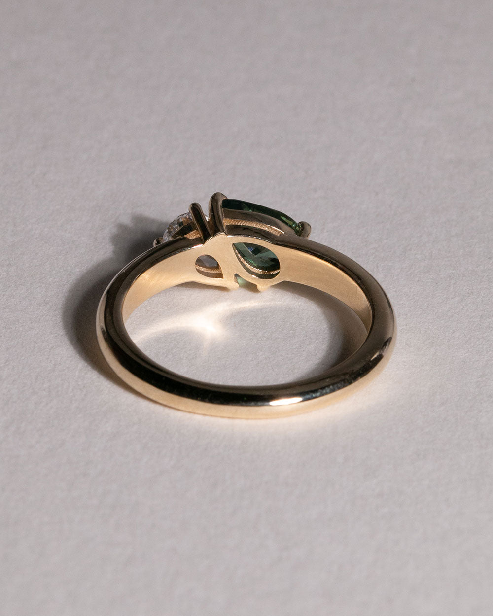 Pixie 1.01ct Green Sapphire Toi et Moi Ring back view