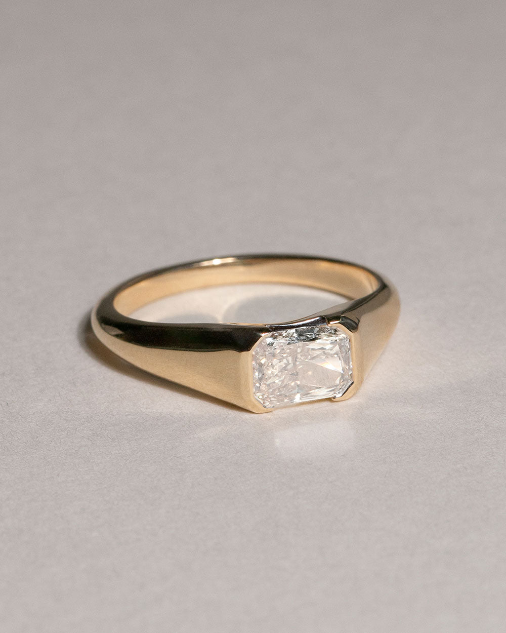 9ct Yellow Gold 1.07ct Radiant Cut Lab Grown Diamond Ring
