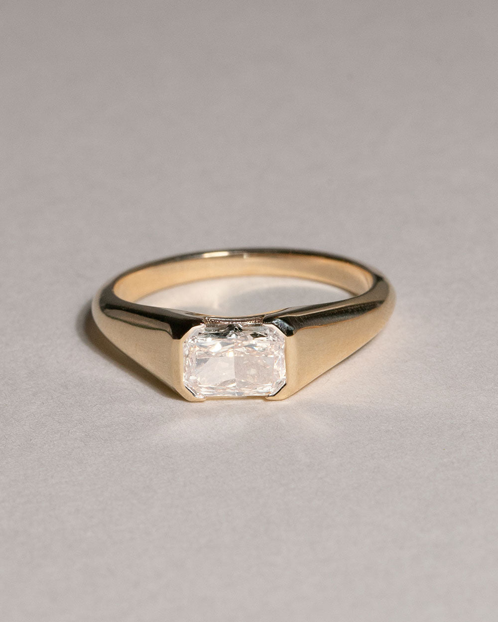9ct Yellow Gold 1.07ct Radiant Cut Lab Grown Diamond Ring