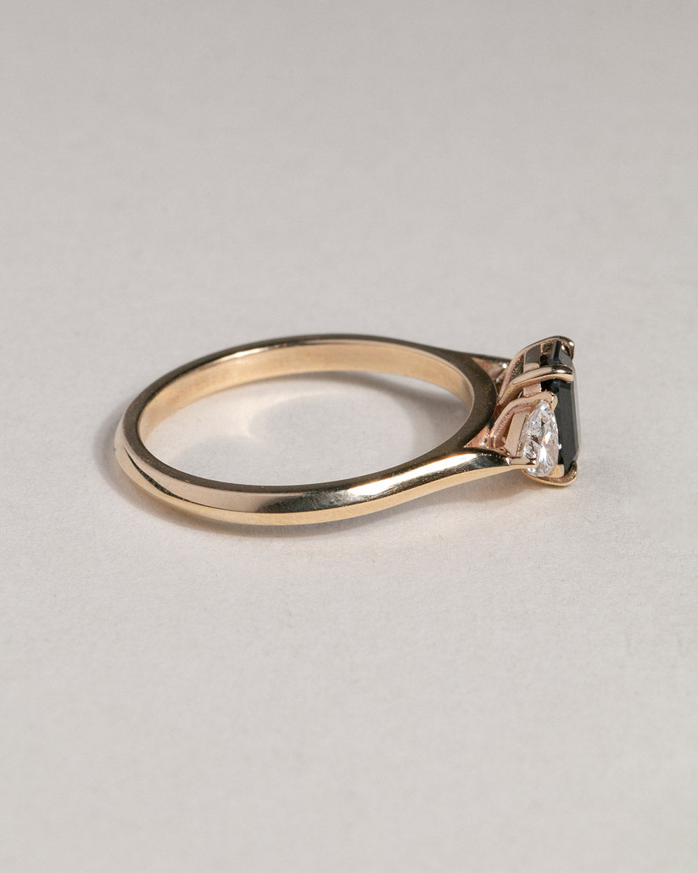 Roxie 1.04ct Sapphire Ring