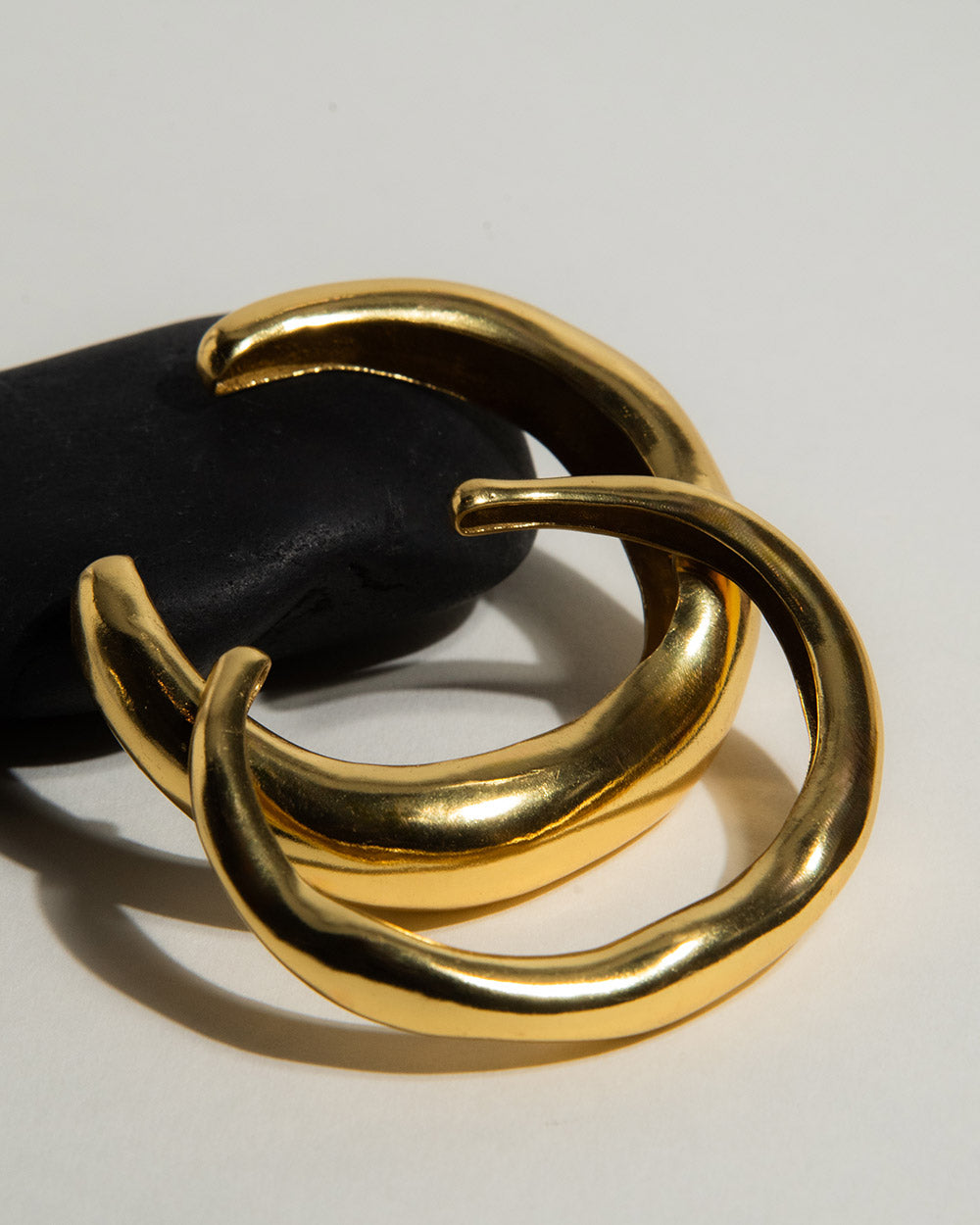 MM STUDIO Lucid Light Bangle