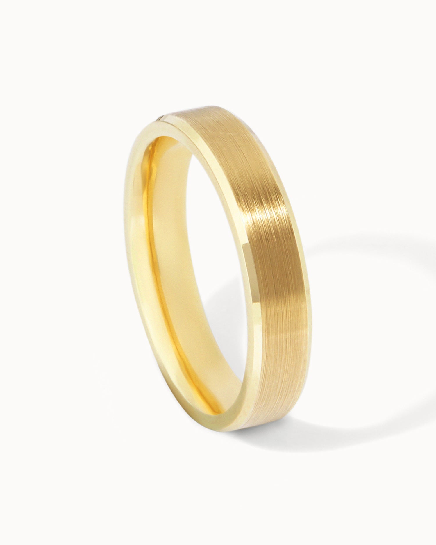 18ct Yellow Gold Bevelled Edge Ring - 4mm Band