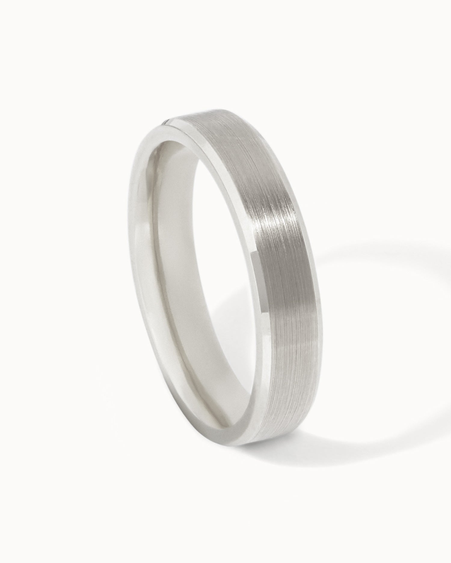 9ct White Gold Bevelled Edge Ring - 4mm Band