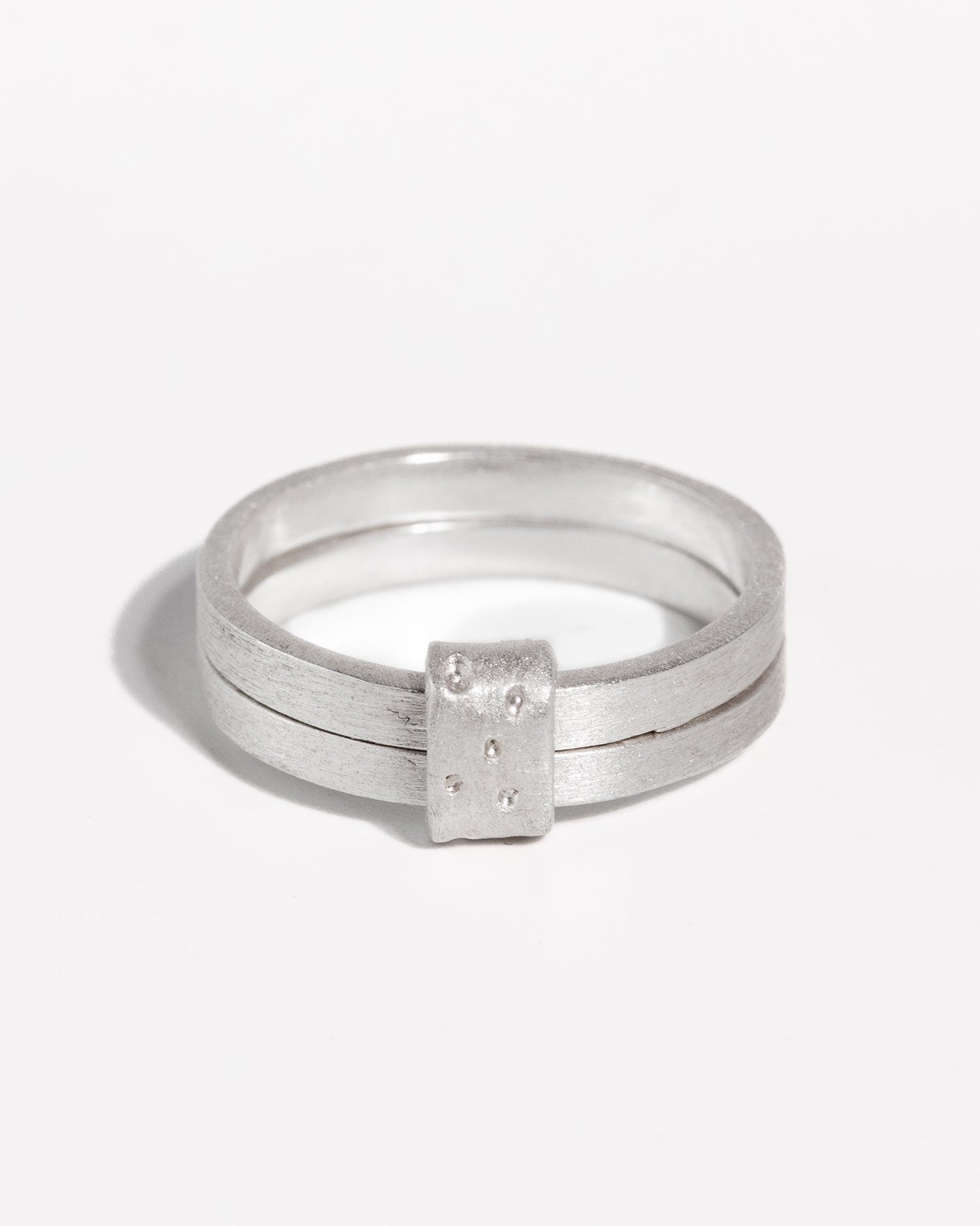 Linear Link Stacking Ring