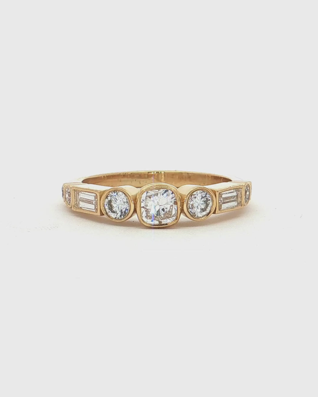 360 video of 9 Ct solid gold Vega Diamond Ring.